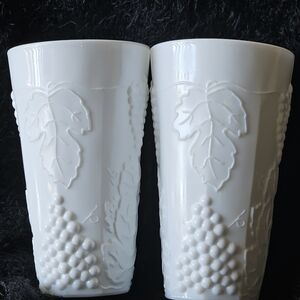 Set 2 vintage Indiana Glass White Embossed Grape water glass Tumbler